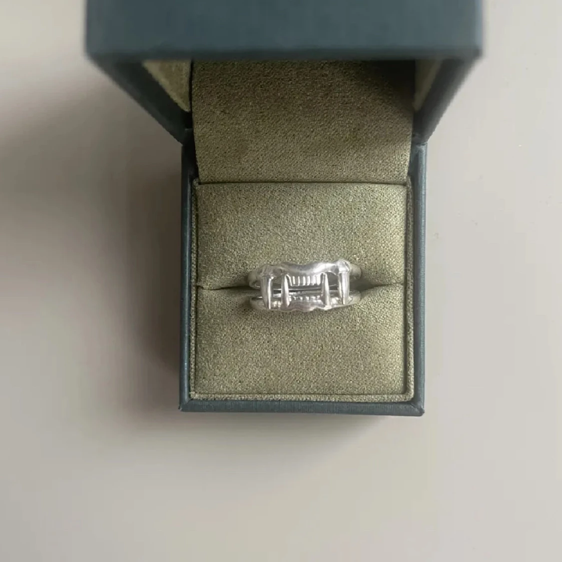 Maria Nilsdotter jaw rings i silver