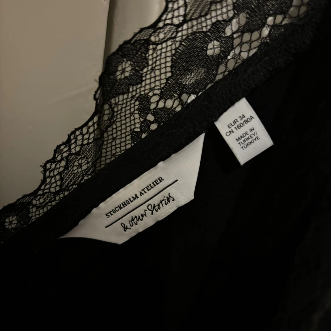 Svart topp från & Other Stories - 2