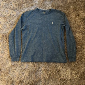 Polo Ralph Lauren sweatshirt - |polo Ralph Lauren sweatshirt|storlek M| skick 8/10| Dm för mer info!| fraktar spårbart på kundens bekostnad📦 