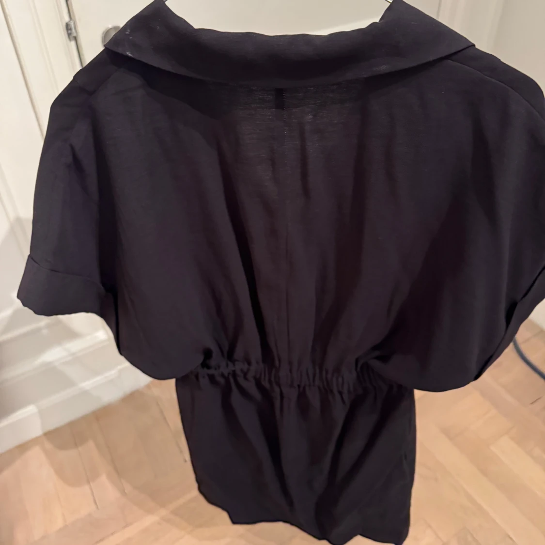 Svart klänning från & other stories - 3