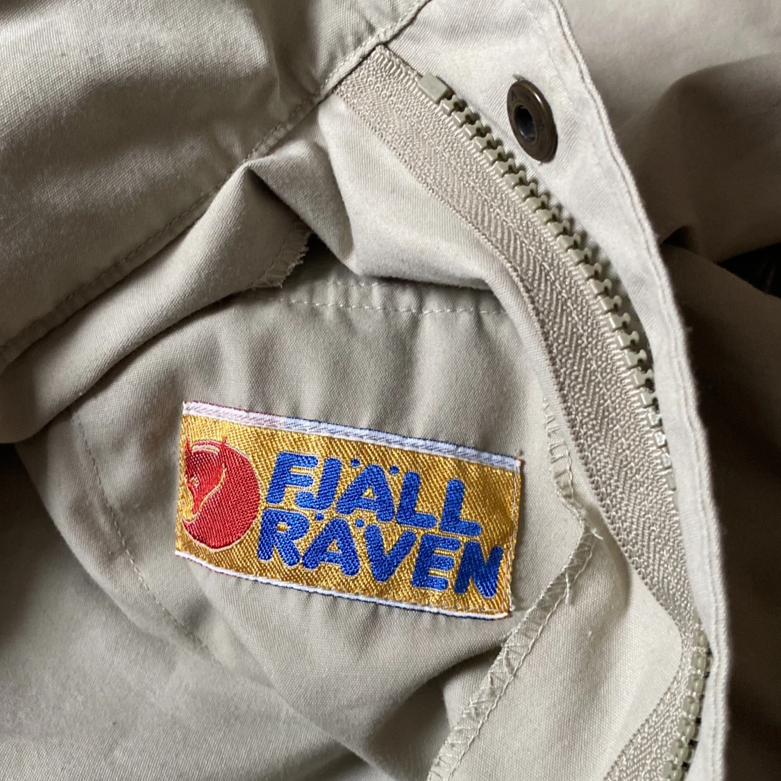 Beige Fieldjacket från Fjällräven - 1