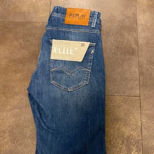 Replay jeans  - Helt nya replay jeans, är 10/ 10 skick.  Hör av er om några frågor!