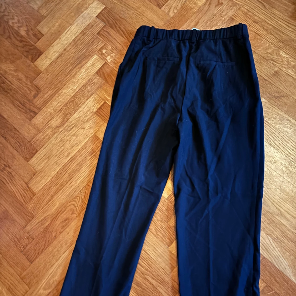 Svarta kostymbyxor - 90