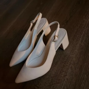 Klackskor - Helt oanvända skor som kostade 400 men säljs för 250