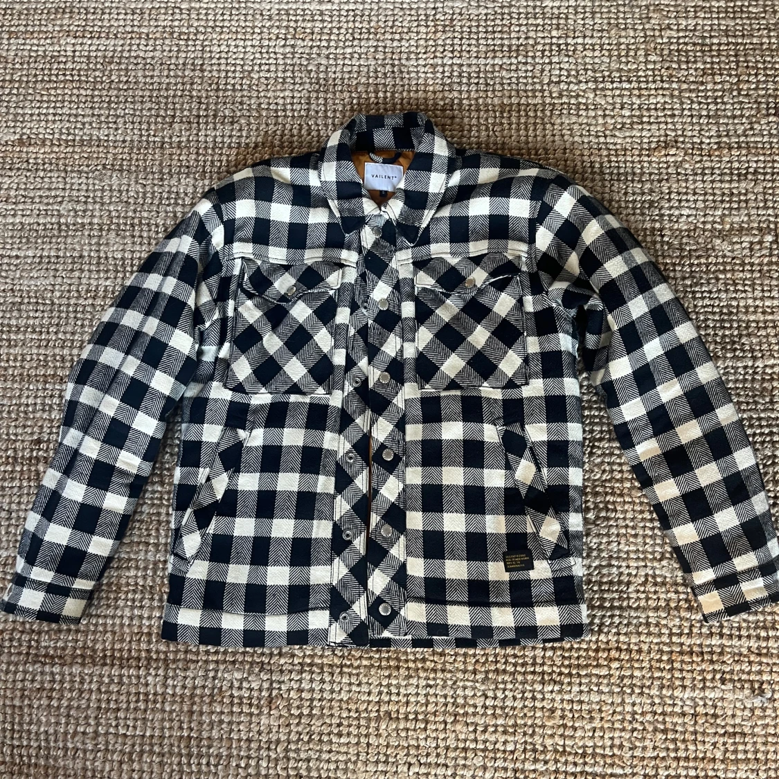 Svartvit rutig jacka från Vailent