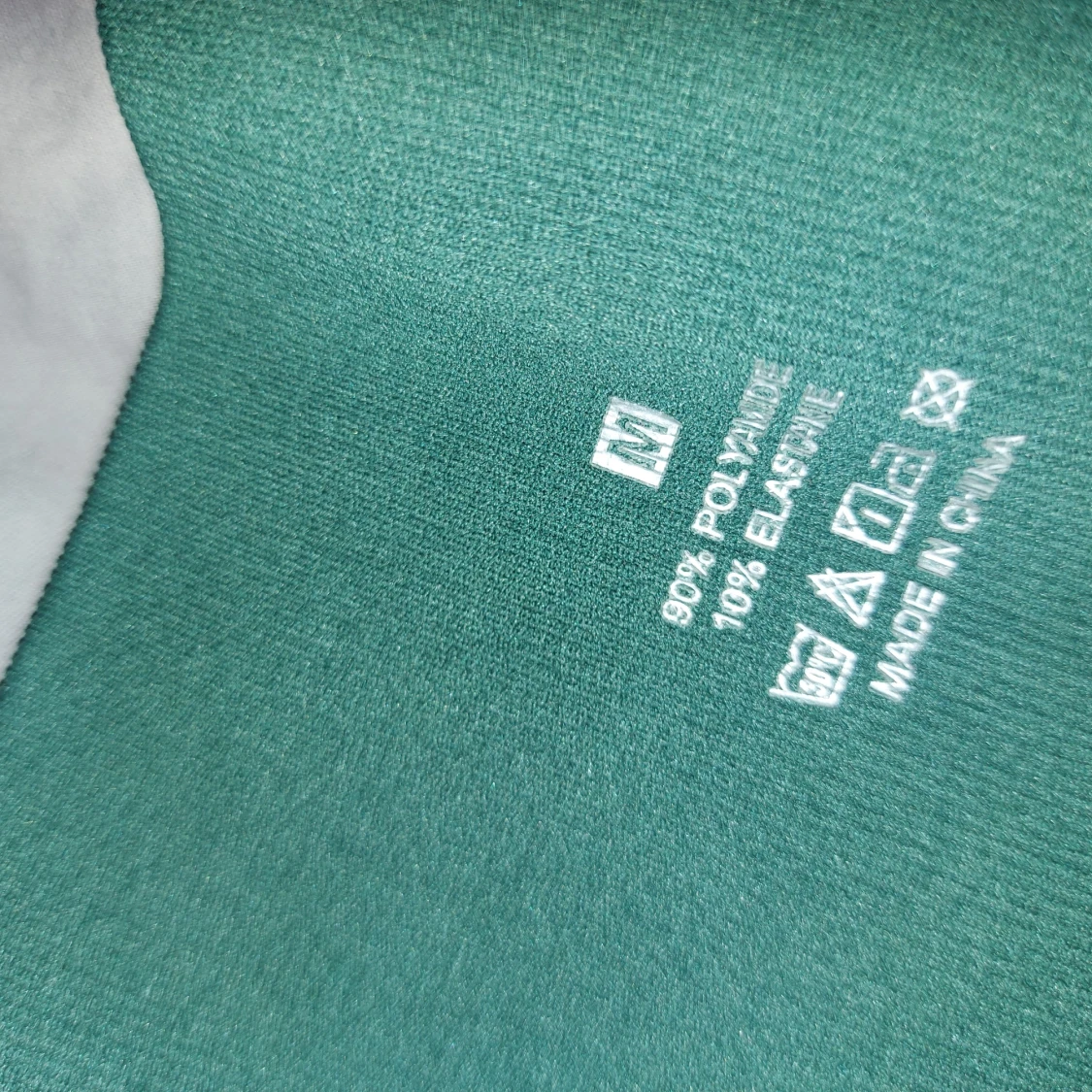 Gröna träningstigths med butt scrunch - 92