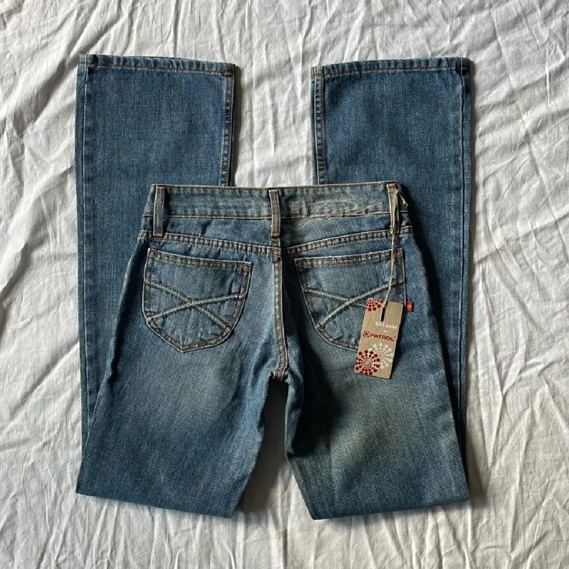 Blå jeans med bootcut - 93