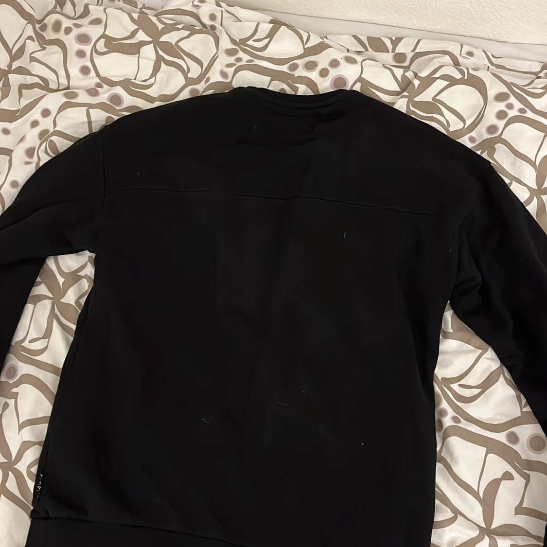 Svart sweatshirt med färgglatt tryck - 90