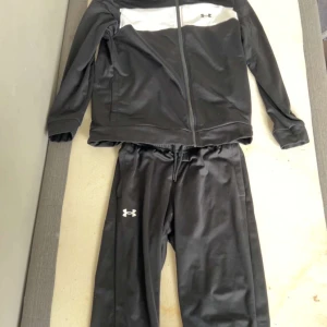 Under armour dress - Bra skick.                                                            Storlek M.