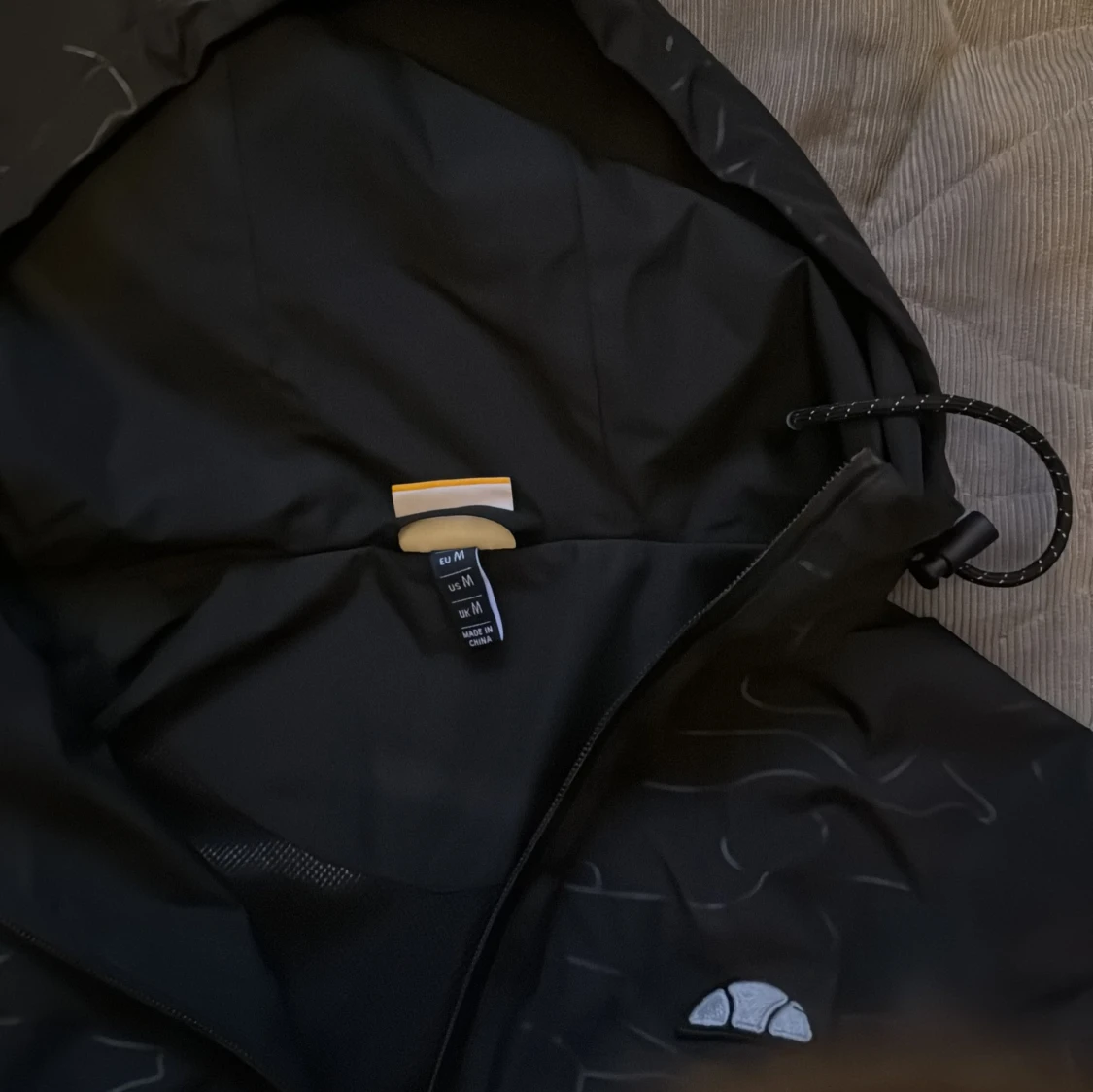 Svart vindjacka från Ellesse - 91