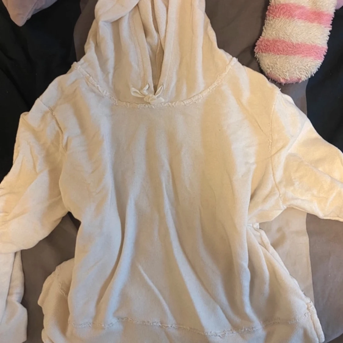 Beige hoodie med knyt - 90