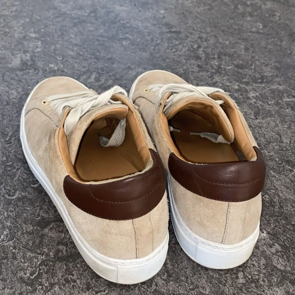 fräscha mocka skor, nästan helt nya för ett bra pris! - 90