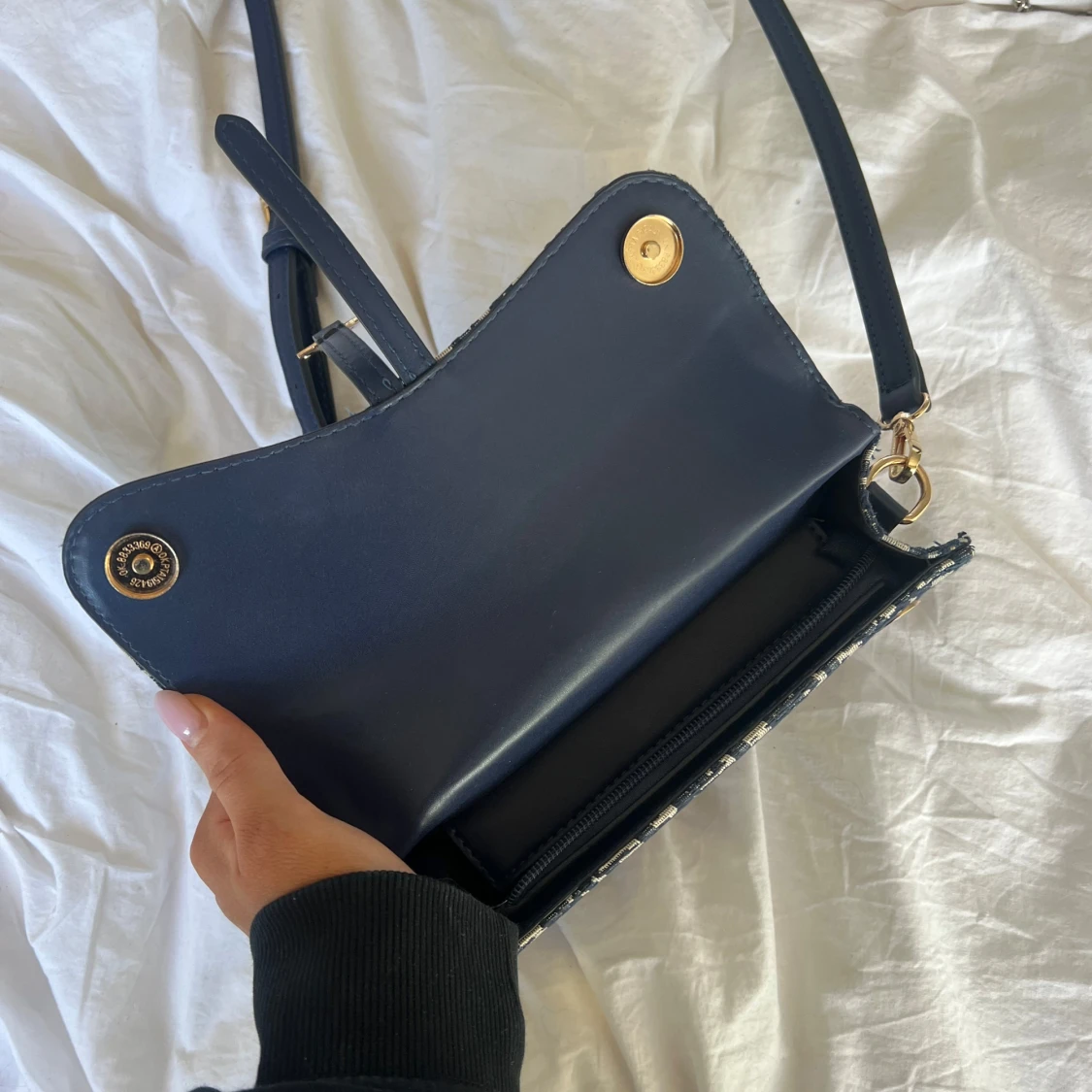 Marinblå väska  - 92