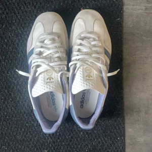 Adidas Gazelle Indoor - Storlek 43 1/3 Skick 8-9/10 Använda runt 6 gånger  Nypris 1400