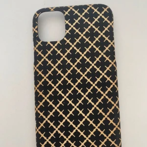 By Malene Birger skal - mobilskal till iPhone 11 säljer för att de jag har en annan iPhone nu