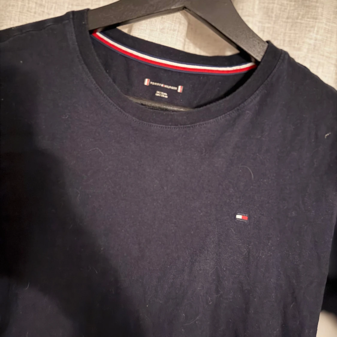 Svart t-shirt från Tommy Hilfiger - 90
