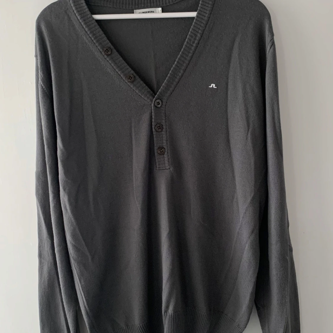 Grå tröja från J.Lindeberg