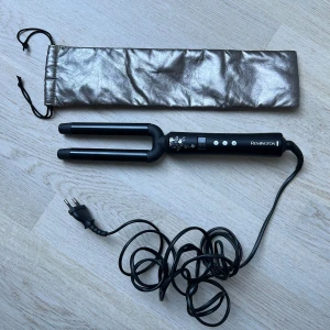 Vågtång - Vågtång från Remington med tillhörande fodral. Liten fläck på fodralet❗️