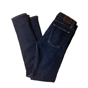 Nudie  - Storlek: W29/L32 Skick: 7/10 Modell: High Kai