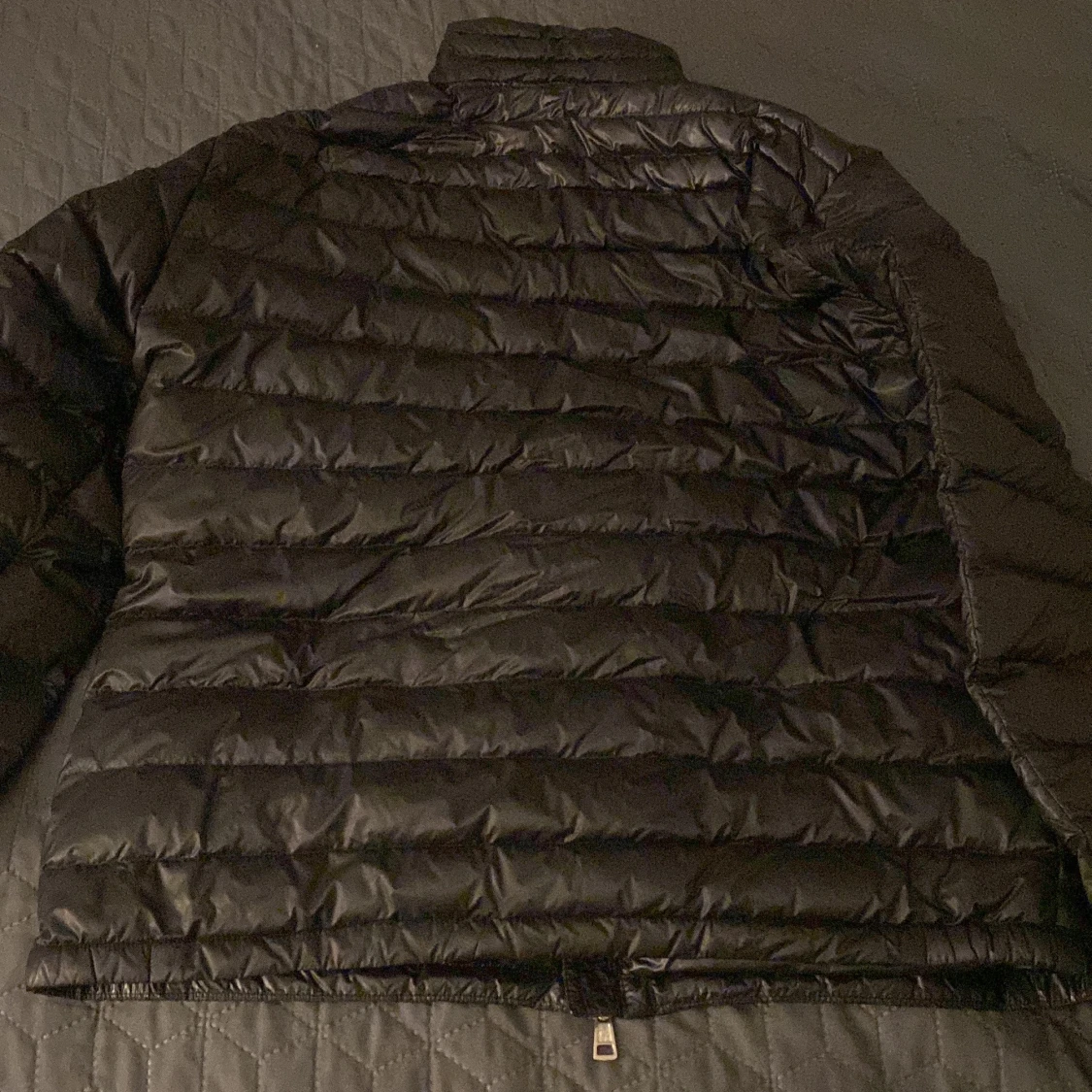 Svart dunjacka från Moncler - 90
