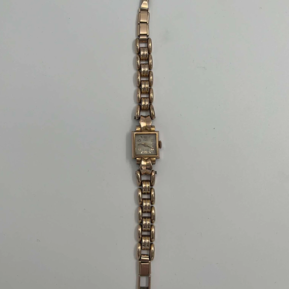 Elinor - Elegant guldfärgad klocka - 3