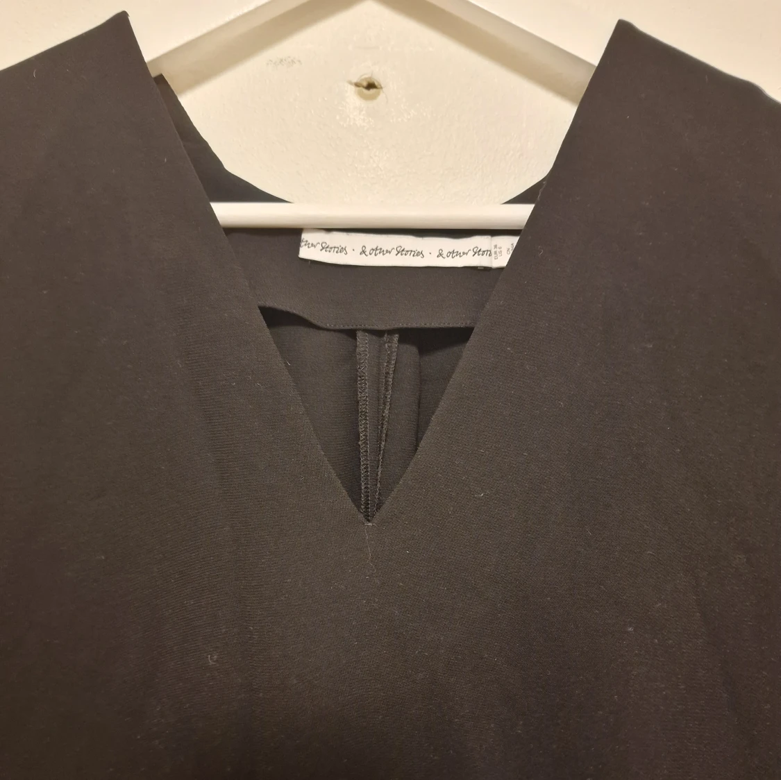 Svart klänning från & Other Stories - 90