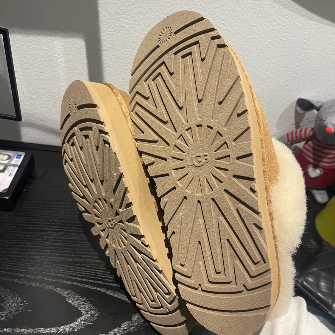 Bruna tofflor från UGG - 2