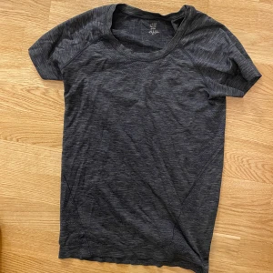 Träningströja - I ok skick.