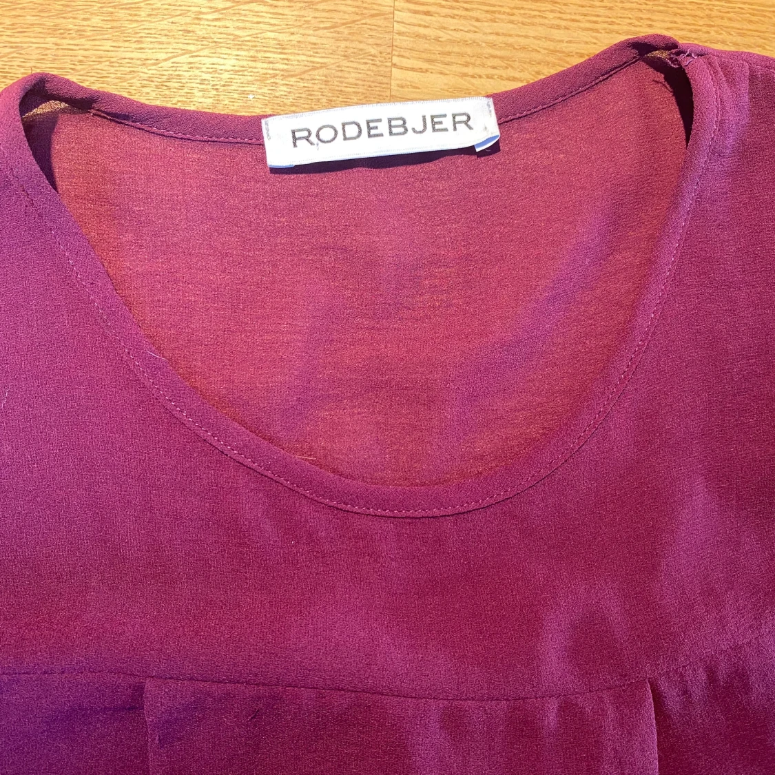 Mörklila långklänning i strl s från Rodebjer - 93