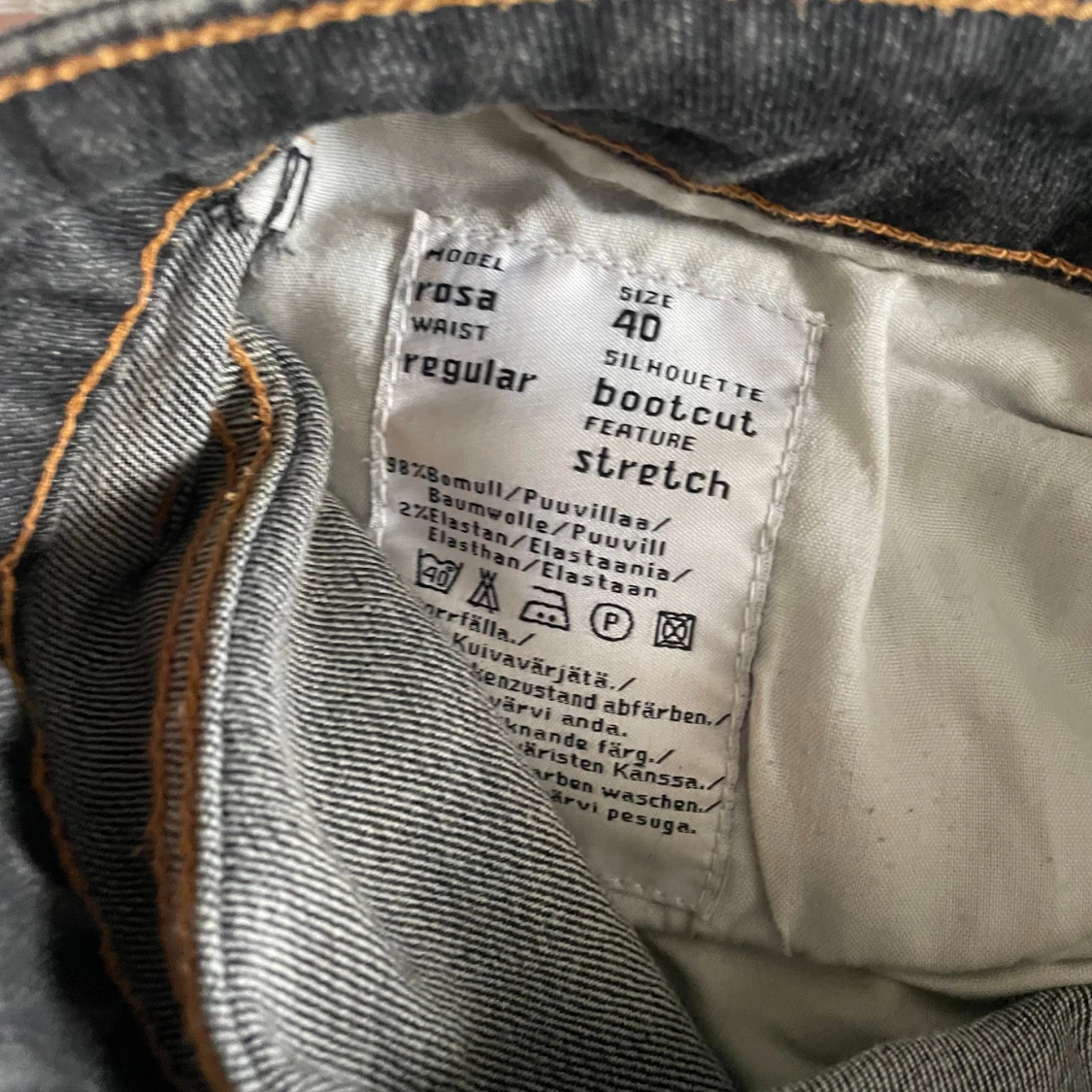 Svarta bootcut lowwaist jeans  - 93