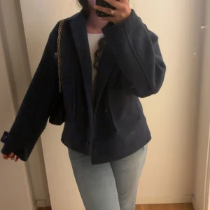 Kappa - Kappa från lager 157 och har inga fel på sig alls💞jag har storlek M vanligtvis men L satt bara lite mer oversize