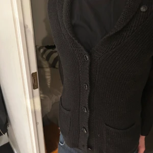 Ralph Lauren Cardigan  - Asfet Ralph lauren cardigan i bra kvalitet och bra skick. Storlek xs men sitter som S. Hör gärna ev er med frågor och är redo på att gå ner i pris vid snabb affär