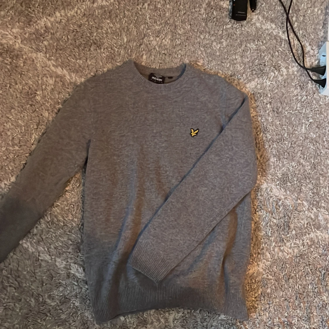 Grå knit från Lyle & Scott - 92