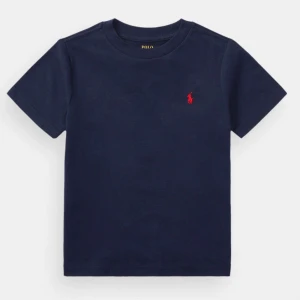 Mörkblå t-shirt från Polo Ralph Lauren - Säljer en t-shirt från Ralph Lauren. Originalpris är 900. Pris kan diskuteras. 