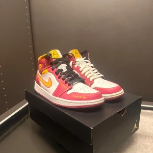 Jordan 1 Dia del Muertos - Unika Jordan 1s, säljs för 3000kr på stockX, de är helt nya, använda en gång