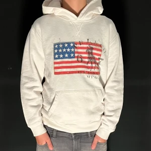 Hoodie från Polo Ralph Lauren -  En fet hoodie från polo Ralph Lauren. 