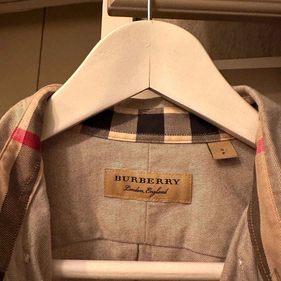 Silver/grå skjorta från Burberry - 90