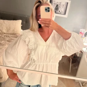 Blus - jättefin blus, nyskick! priset kan diskuteras ⭐️💕