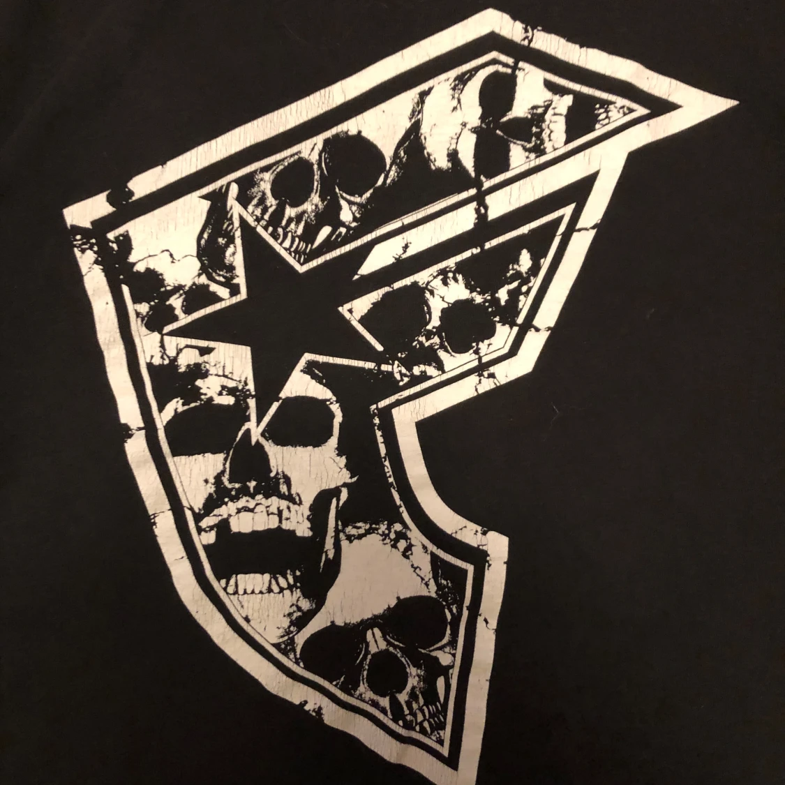 Famous star and straps skull tshirt - 1