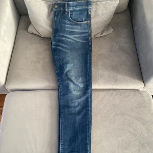 Diesel jeans - Snygga blå jeans från Disel i storlek w33 L32. Jeansen är i väldigt bra skick. Hör av dig vid frågor eller funderingar😃
