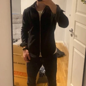 Svart Manchester Overshirt - Manchester Overshirt i mycket bra skick .