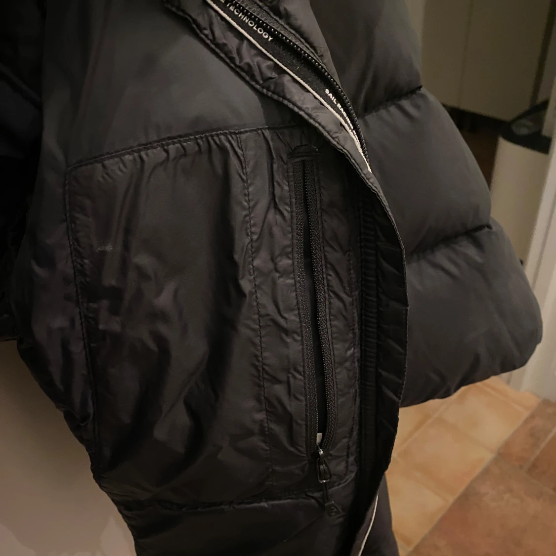 Svart pufferjacka från Sail Racing - 93