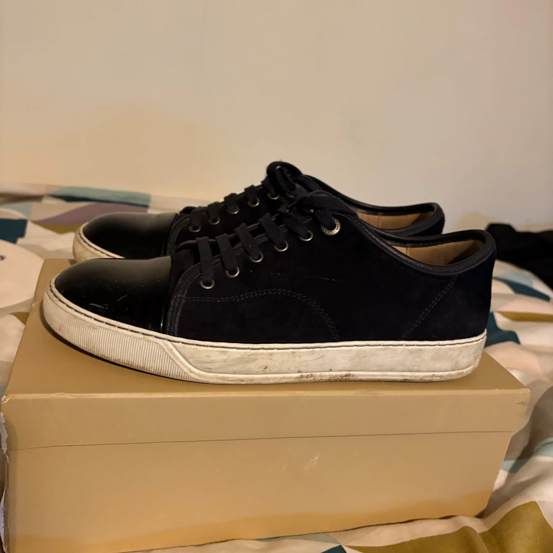 Mörk blåa lanvins - 90