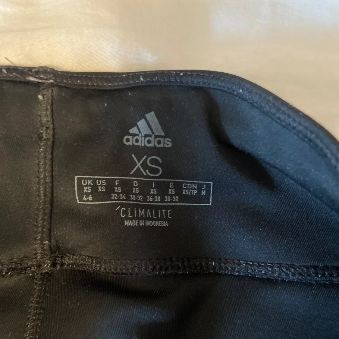 Träningsbyxor adidas  - 93