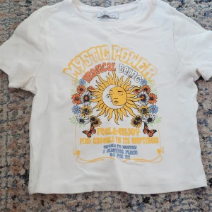 T shirt - Jätte fin t-shirt set per week okänd märke för den är köpt ifrån Turkiet