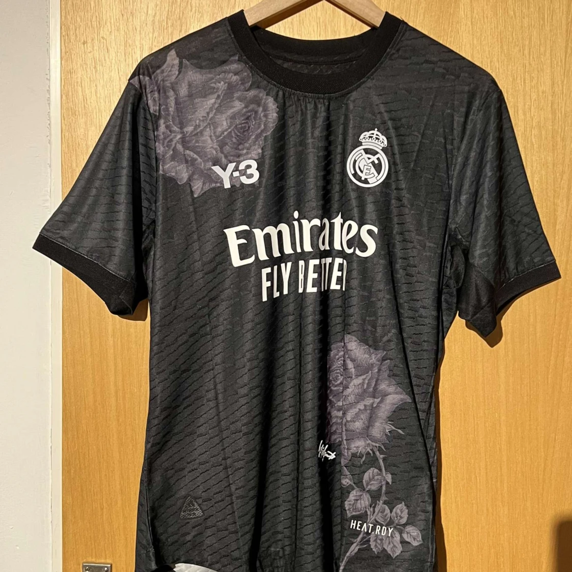 Real Madrid 2024 Y - 3 fjädertröja (player version)