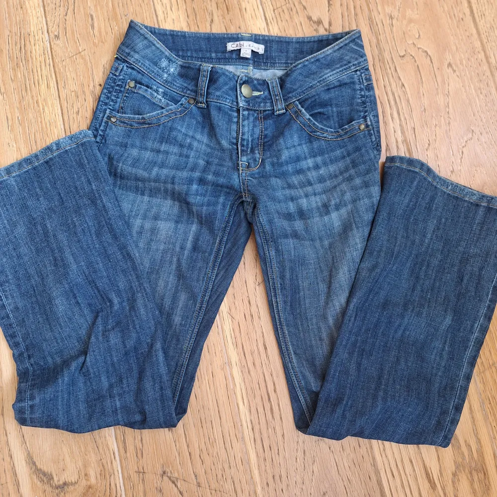 Bootcut, low waist jeans med söta fickor vintage. . Jeans & Byxor.