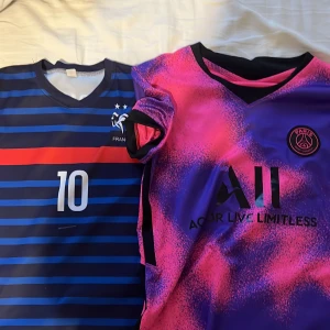 Fotbolltröja  - 2 fotbollströjor för 160