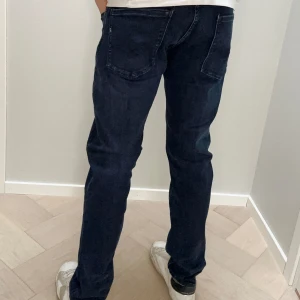 Replay anbass jeans - // Replay Anbass Jeans | Storlek: W32 L34 | Nypris runt 1800kr | Färg: Mörkblå | Hör av dig vid intresse eller andra funderingar//