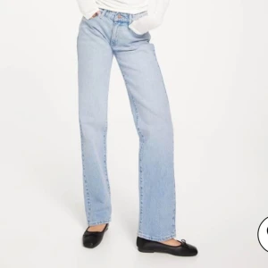 Abrand jeans tall - As snygga jeans från abrand i super skick! Modellen är gina tall och sitter perfekt på mig som är 175😊nypris 1000kr!